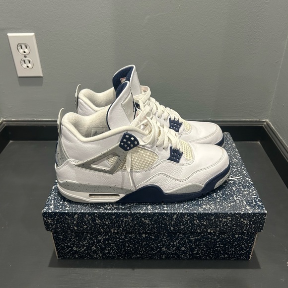 Jordan Sneakers White and Navy/ with box